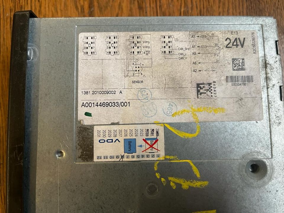 Mercedes-Benz Actros MP4 VDO Tachograph A0014469033 - Spidomeeter - Veoauto: pilt 2 Mercedes-Benz Actros MP4 VDO Tachograph A0014469033 - Spidomeeter - Veoauto: pilt 2