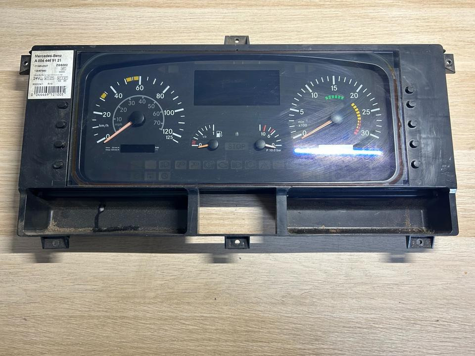 Mercedes Benz Econic Kombiinstrument / Tacho A0044469121 - Armatuurlaud - Veoauto: pilt 2 Mercedes Benz Econic Kombiinstrument / Tacho A0044469121 - Armatuurlaud - Veoauto: pilt 2