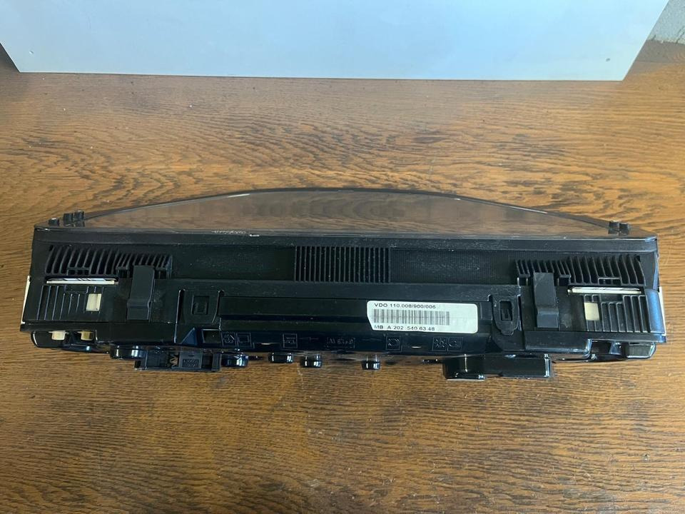 Mercedes-Benz W202 Tacho / Kombiinstrument A2025406348 - Armatuurlaud - Veoauto: pilt 3 Mercedes-Benz W202 Tacho / Kombiinstrument A2025406348 - Armatuurlaud - Veoauto: pilt 3