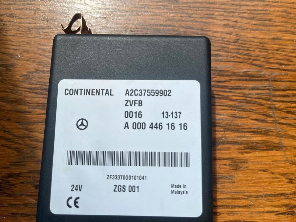 Mercedes Continental ZVFB Steuergerät A0004461616 - Mootori juhtimisseade - Veoauto: pilt 2 Mercedes Continental ZVFB Steuergerät A0004461616 - Mootori juhtimisseade - Veoauto: pilt 2