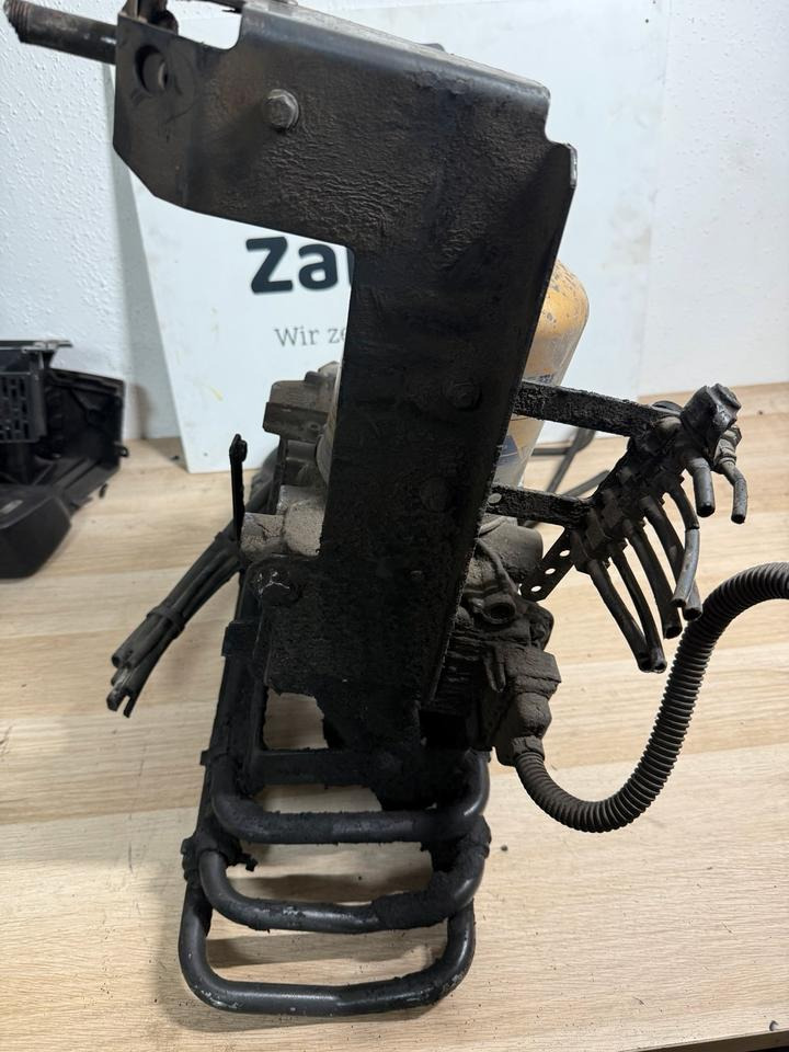 Mercedes KNORR-BREMSE Lufttrockner A0014460464 K078213 - Piduritarvik - Veoauto: pilt 4 Mercedes KNORR-BREMSE Lufttrockner A0014460464 K078213 - Piduritarvik - Veoauto: pilt 4