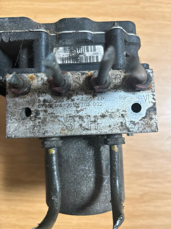 Mercedes Sprinter Hydraulikblock ABS Pumpe 0014462589 - Hüdraulika - Veoauto: pilt 2 Mercedes Sprinter Hydraulikblock ABS Pumpe 0014462589 - Hüdraulika - Veoauto: pilt 2