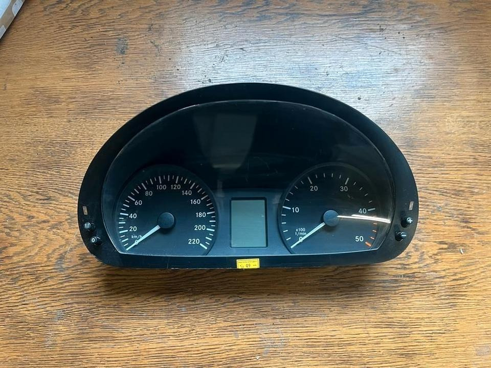 Mercedes Vito Viano W639 Kombiinstrument Tacho A6394464921 - Armatuurlaud - Veoauto: pilt 1 Mercedes Vito Viano W639 Kombiinstrument Tacho A6394464921 - Armatuurlaud - Veoauto: pilt 1