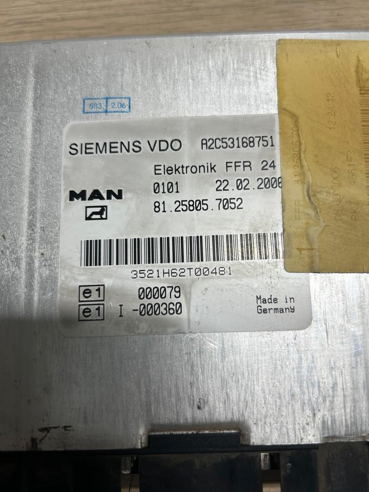 MAN Siemens VDO Elektronik FFR Steuergerät 81.25805.7052 - Varuosa: pilt 3 MAN Siemens VDO Elektronik FFR Steuergerät 81.25805.7052 - Varuosa: pilt 3