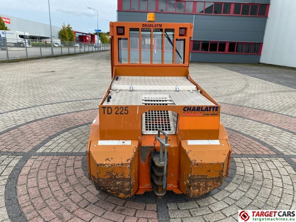 Charlatte TD225 Diesel Tow Truck Tractor 18T capacity - Puksiirtraktor: pilt 5 Charlatte TD225 Diesel Tow Truck Tractor 18T capacity - Puksiirtraktor: pilt 5