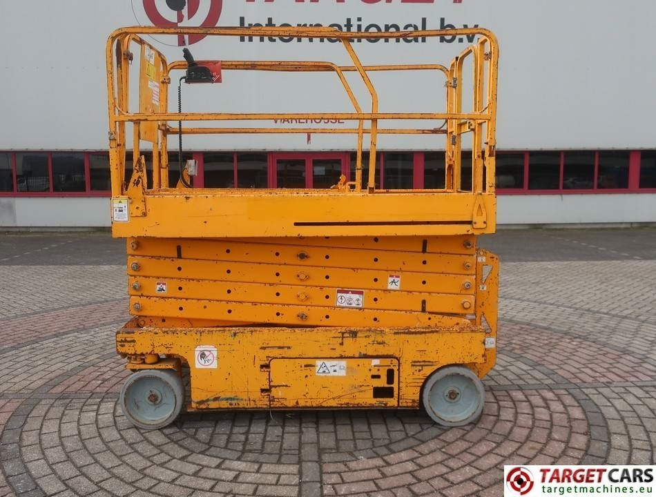Genie GS-3246 Electric Scissor Work Lift 1175cm DEFECT - Käärlift: pilt 4 Genie GS-3246 Electric Scissor Work Lift 1175cm DEFECT - Käärlift: pilt 4