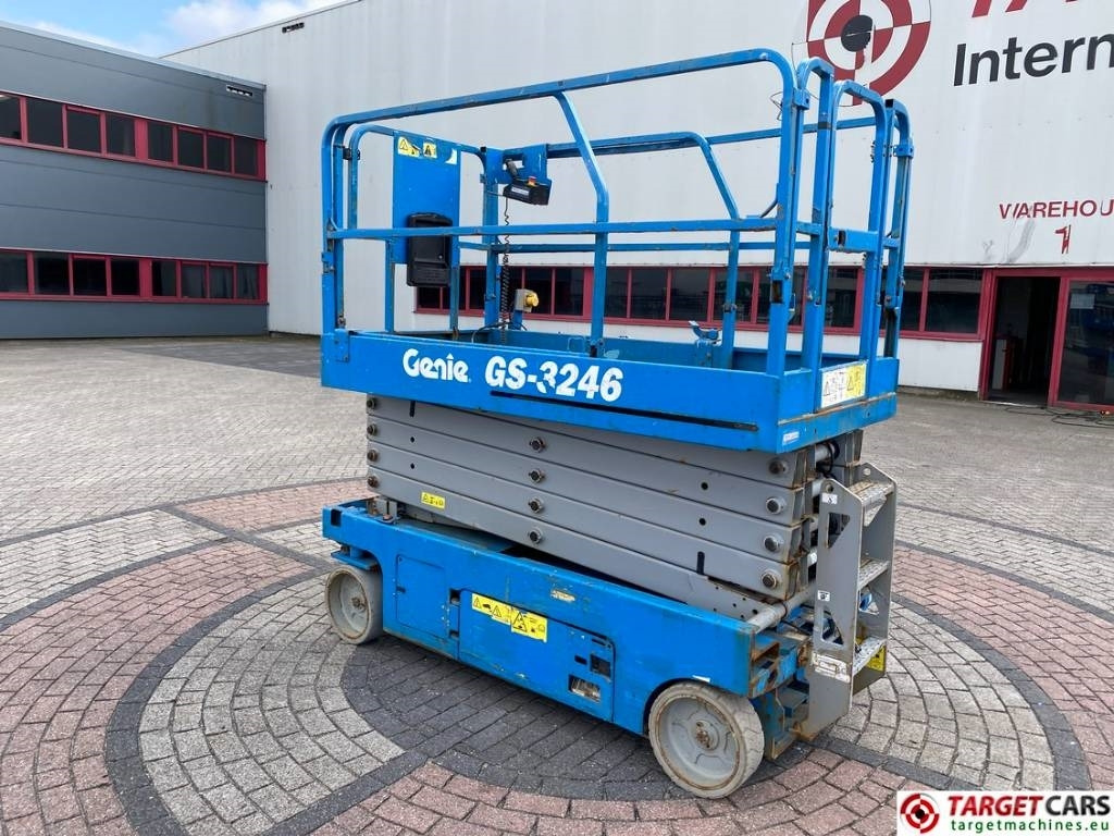 Genie GS-3246 Electric Scissor Work Lift 1175cm - Käärlift: pilt 4 Genie GS-3246 Electric Scissor Work Lift 1175cm - Käärlift: pilt 4