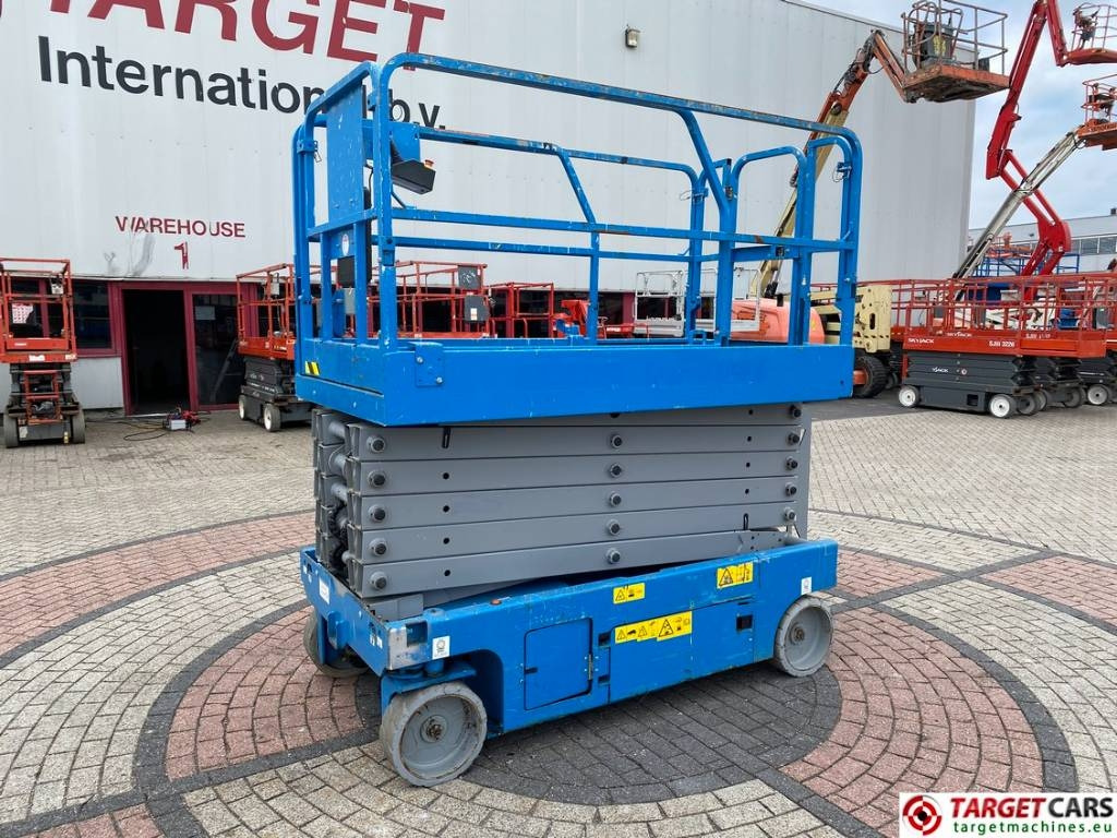 Genie GS-4047 Electric Scissor Work Lift 1389cm - Käärlift: pilt 1 Genie GS-4047 Electric Scissor Work Lift 1389cm - Käärlift: pilt 1