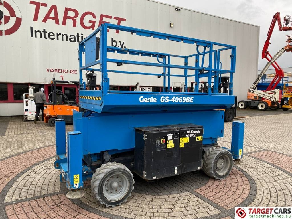 Genie GS-4069BE HyBrid Scissor Work Lift 1412cm - Käärlift: pilt 1 Genie GS-4069BE HyBrid Scissor Work Lift 1412cm - Käärlift: pilt 1
