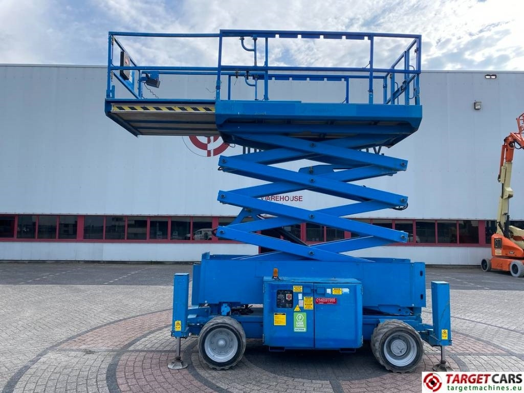 Genie GS-4069DC Electric 4x4 Scissor Work Lift 1412cm - Käärlift: pilt 5 Genie GS-4069DC Electric 4x4 Scissor Work Lift 1412cm - Käärlift: pilt 5