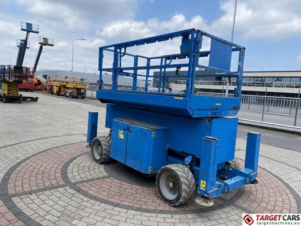Genie GS-4069DC Electric Scissor Work Lift 1412cm - Käärlift: pilt 2 Genie GS-4069DC Electric Scissor Work Lift 1412cm - Käärlift: pilt 2