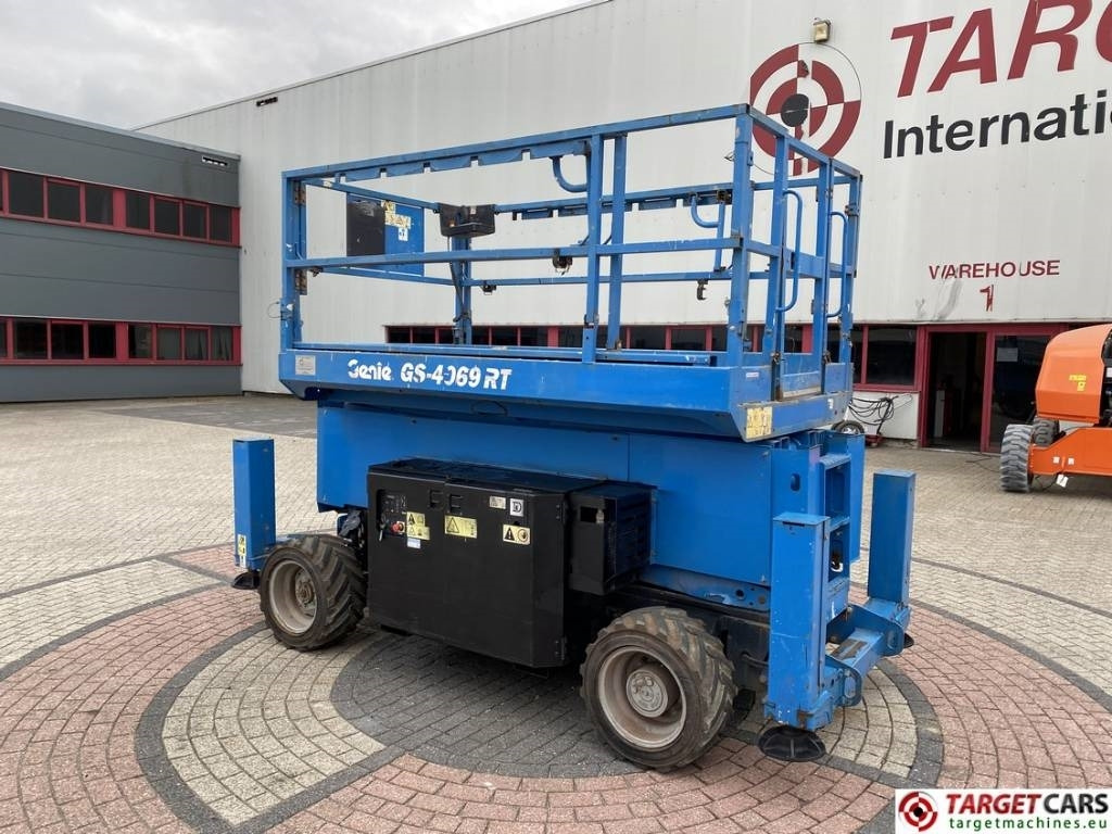 Genie GS-4069RT Diesel 4x4 Scissor Work Lift 1412cm  - Käärlift: pilt 4 Genie GS-4069RT Diesel 4x4 Scissor Work Lift 1412cm  - Käärlift: pilt 4