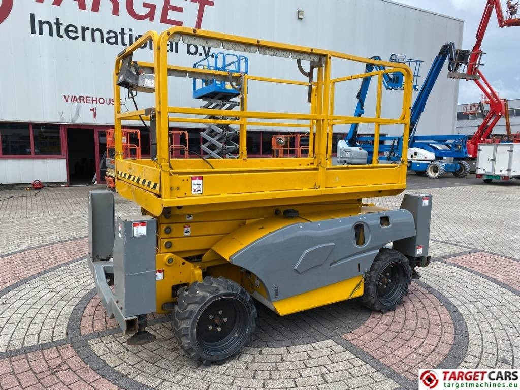 Haulotte Compact 10DX Diesel 4x4 Scissor Work Lift 1015cm - Käärlift: pilt 1 Haulotte Compact 10DX Diesel 4x4 Scissor Work Lift 1015cm - Käärlift: pilt 1