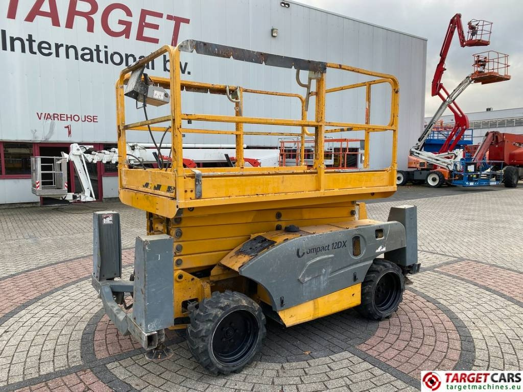 Haulotte Compact 12DX Diesel 4x4 Scissor Work Lift 1206cm - Käärlift: pilt 1 Haulotte Compact 12DX Diesel 4x4 Scissor Work Lift 1206cm - Käärlift: pilt 1