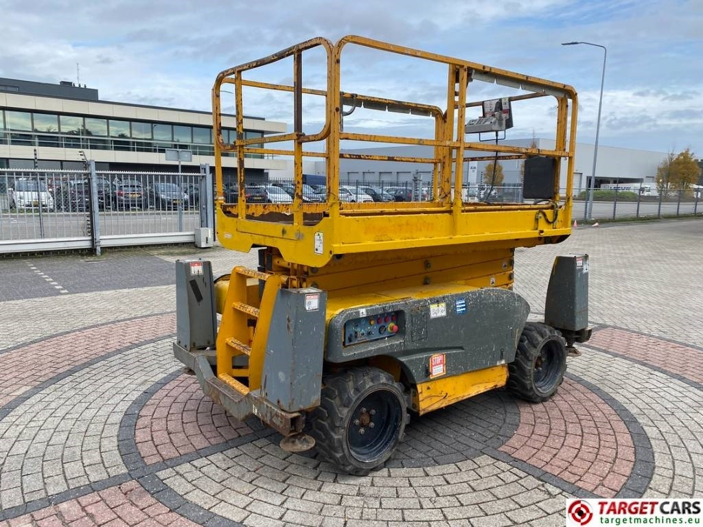 Haulotte Compact 12DX Diesel 4x4 Scissor Work Lift 1206cm - Käärlift: pilt 3 Haulotte Compact 12DX Diesel 4x4 Scissor Work Lift 1206cm - Käärlift: pilt 3