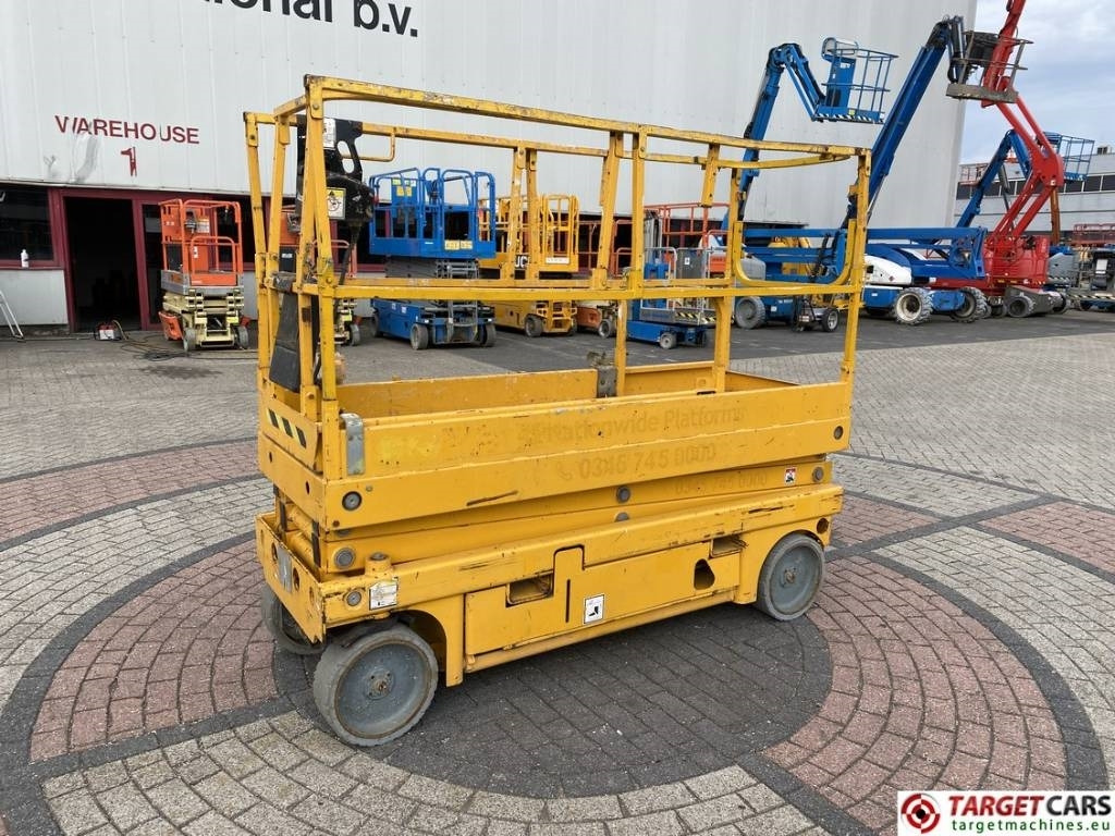 Haulotte Compact 8 Electric Scissor Work Lift 818cm - Käärlift: pilt 1 Haulotte Compact 8 Electric Scissor Work Lift 818cm - Käärlift: pilt 1
