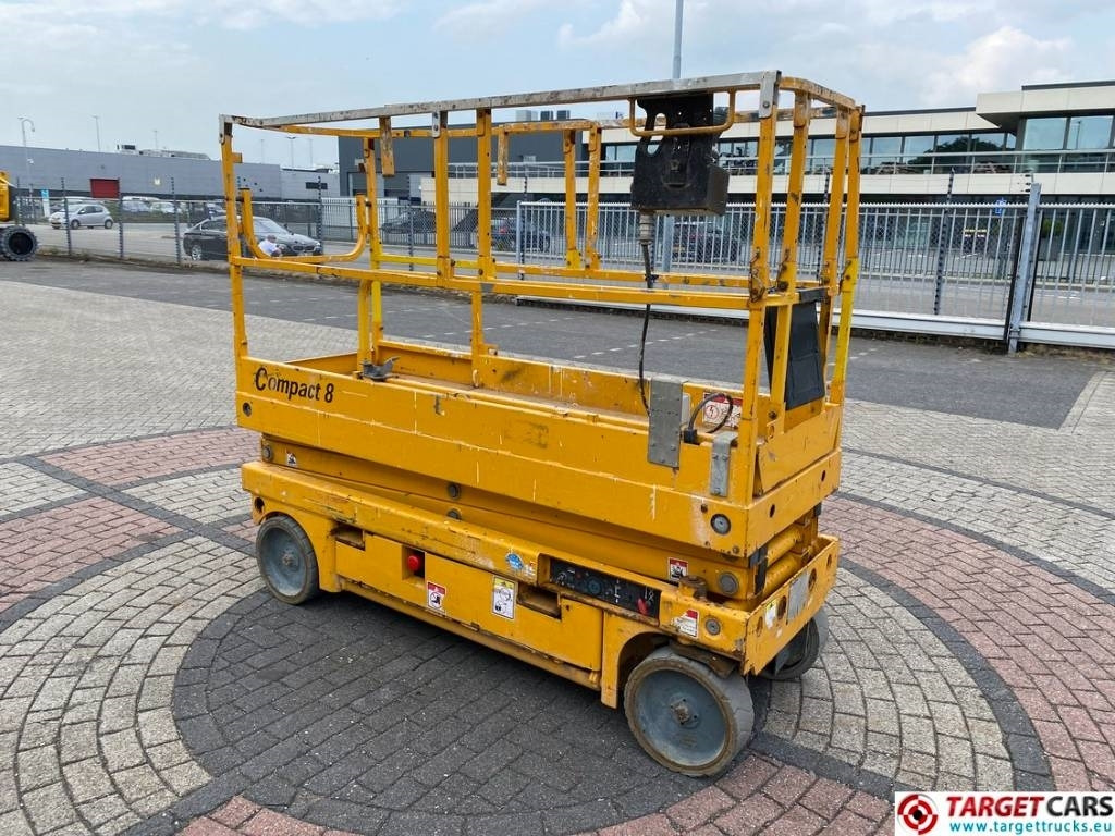 Haulotte Compact 8 Electric Scissor Work Lift 818cm - Käärlift: pilt 2 Haulotte Compact 8 Electric Scissor Work Lift 818cm - Käärlift: pilt 2