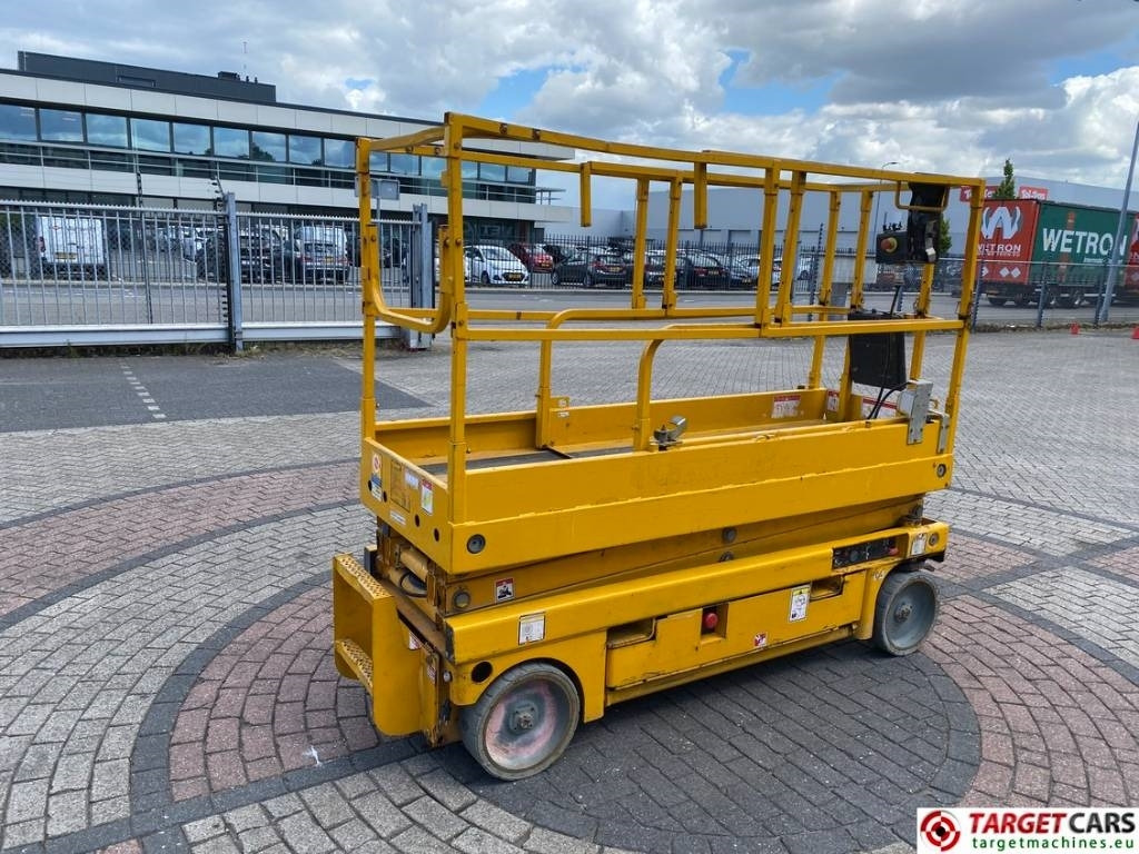 Haulotte Compact 8 Electric Scissor Work Lift 818cm - Käärlift: pilt 3 Haulotte Compact 8 Electric Scissor Work Lift 818cm - Käärlift: pilt 3