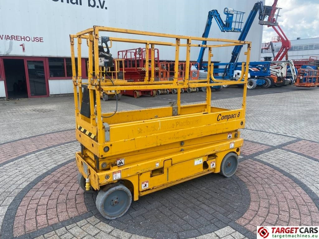 Haulotte Compact 8 Electric Scissor Work Lift 818cm - Käärlift: pilt 1 Haulotte Compact 8 Electric Scissor Work Lift 818cm - Käärlift: pilt 1