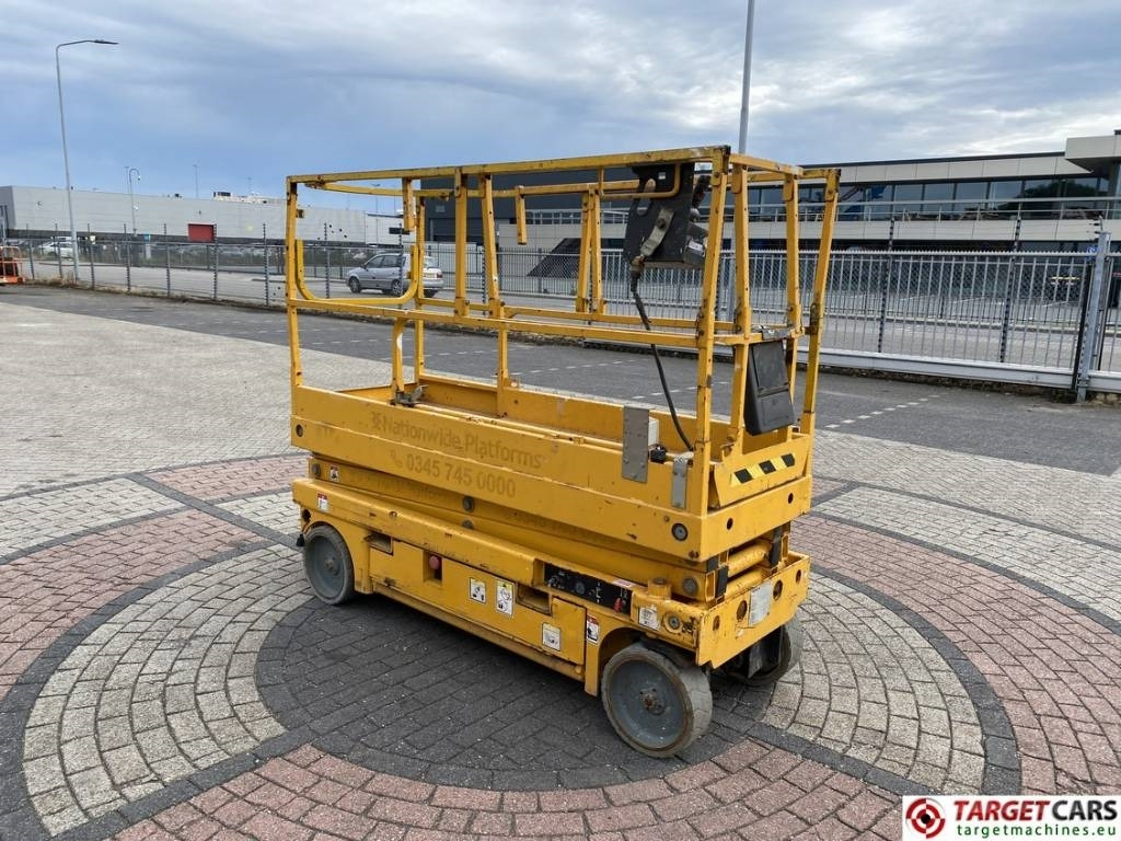 Haulotte Compact 8 Electric Scissor Work Lift 818cm - Käärlift: pilt 2 Haulotte Compact 8 Electric Scissor Work Lift 818cm - Käärlift: pilt 2