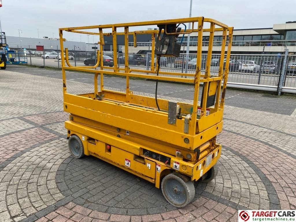 Haulotte Compact 8 Electric Scissor Work Lift 818cm - Käärlift: pilt 2 Haulotte Compact 8 Electric Scissor Work Lift 818cm - Käärlift: pilt 2