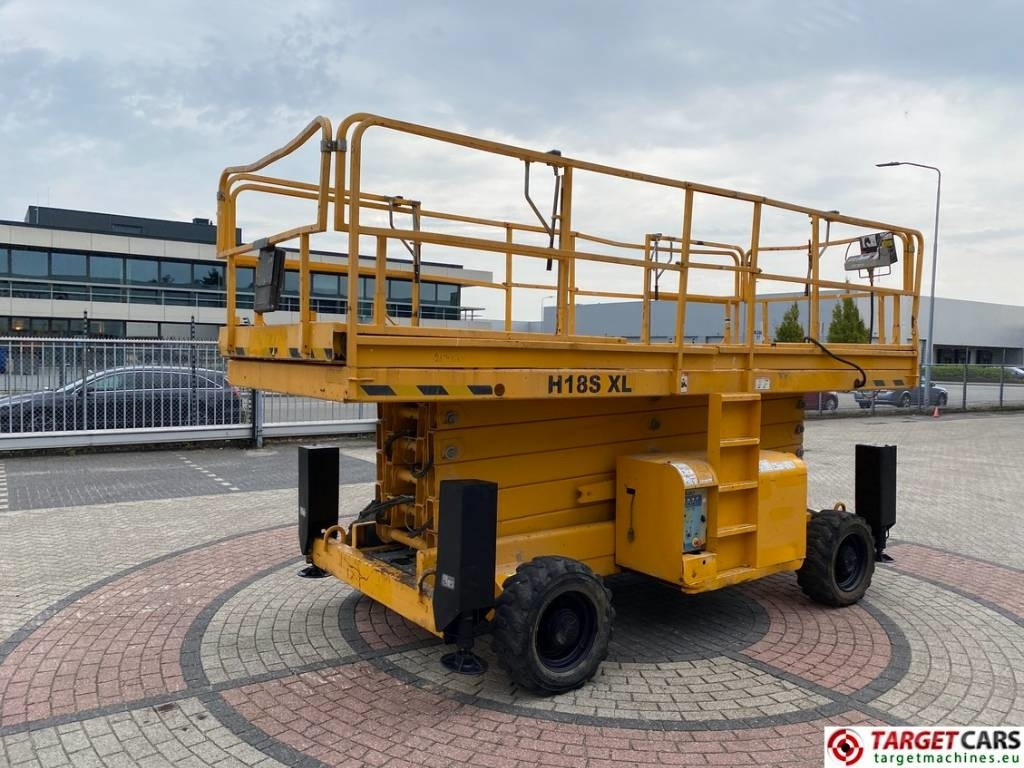 Haulotte H18SXL Diesel 4x4 Scissor Work Lift 1800cm - Käärlift: pilt 3 Haulotte H18SXL Diesel 4x4 Scissor Work Lift 1800cm - Käärlift: pilt 3