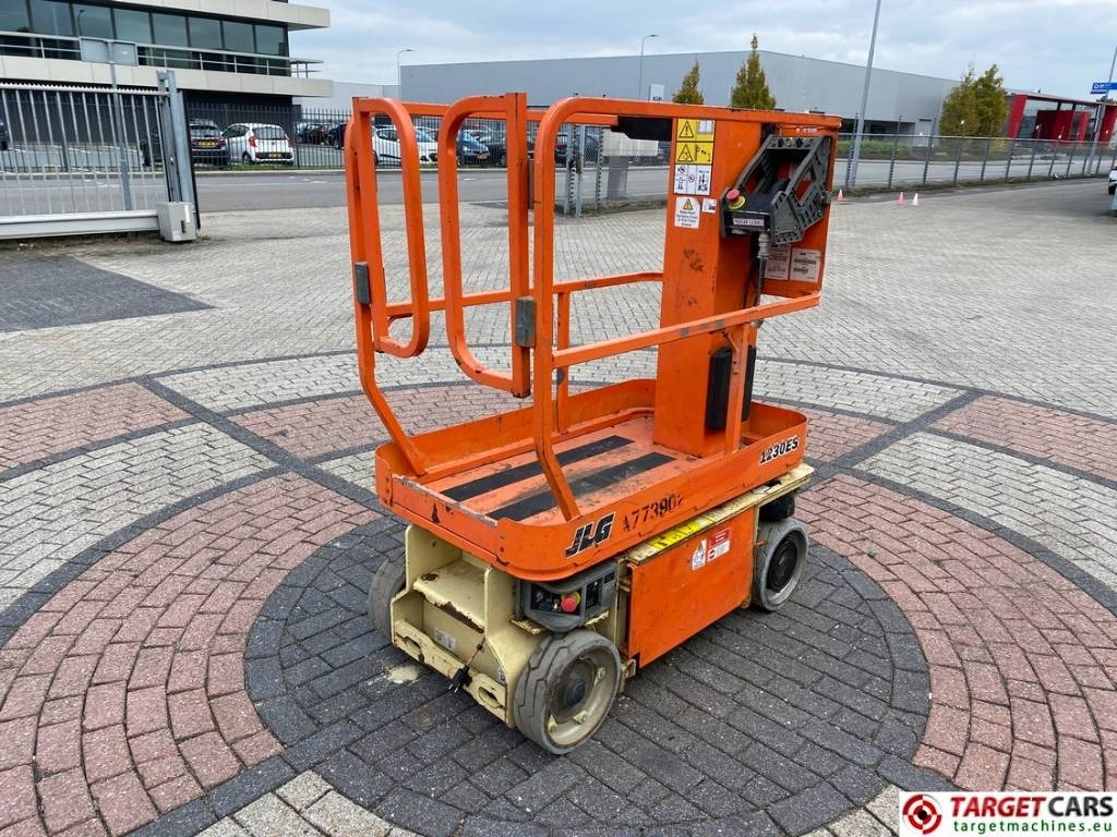 JLG 1230ES Electric Vertical Mast Work Lift 566cm - Masttõstuk: pilt 3 JLG 1230ES Electric Vertical Mast Work Lift 566cm - Masttõstuk: pilt 3