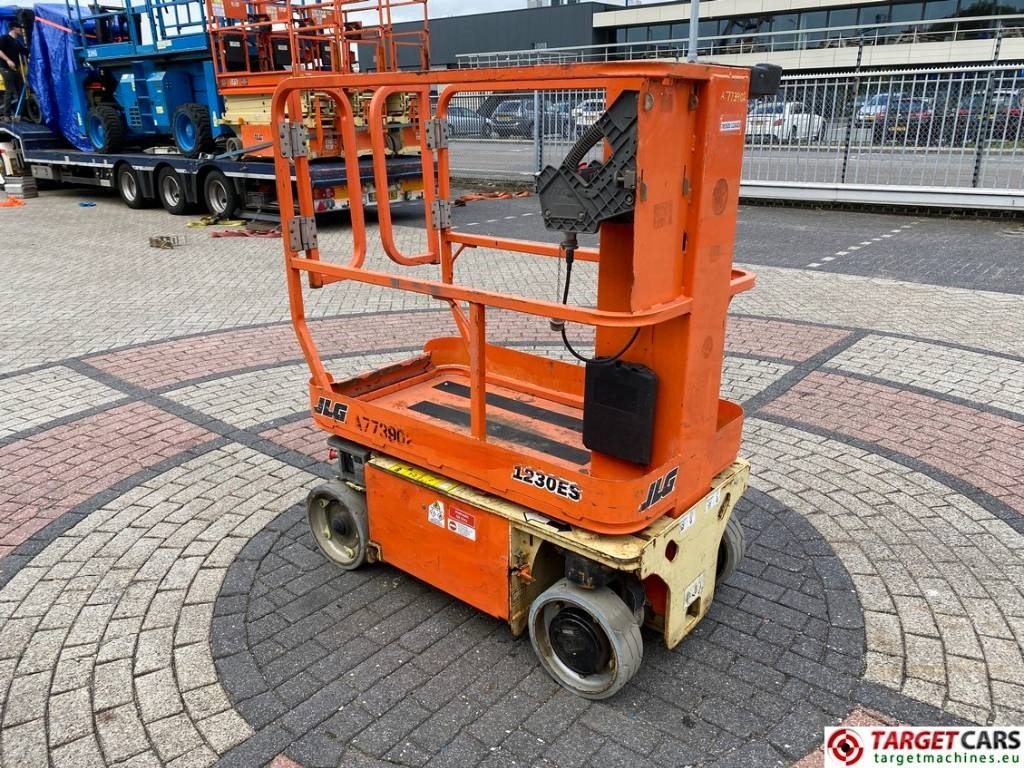 JLG 1230ES Electric Vertical Mast Work Lift 566cm - Masttõstuk: pilt 2 JLG 1230ES Electric Vertical Mast Work Lift 566cm - Masttõstuk: pilt 2