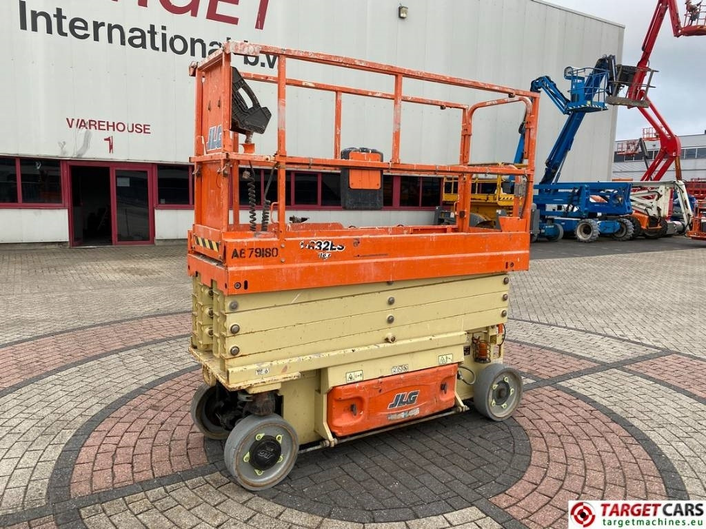 JLG 2632ES Electric Scissor Work Lift 977cm - Käärlift: pilt 1 JLG 2632ES Electric Scissor Work Lift 977cm - Käärlift: pilt 1