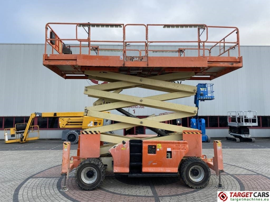 JLG 4394RT Diesel 4x4 Scissor Work Lift 1511cm - Käärlift: pilt 5 JLG 4394RT Diesel 4x4 Scissor Work Lift 1511cm - Käärlift: pilt 5
