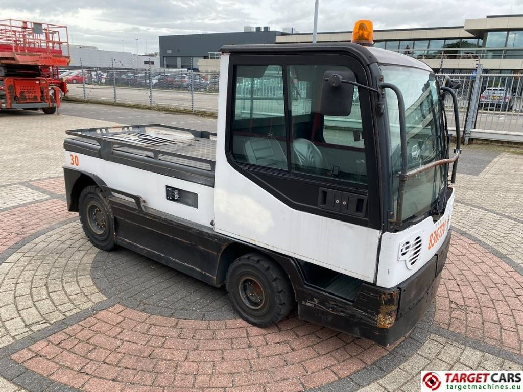 Linde P250 Tow Tug Truck Tractor Electric 80V Max 25T - Munitsipaaltraktor: pilt 2 Linde P250 Tow Tug Truck Tractor Electric 80V Max 25T - Munitsipaaltraktor: pilt 2