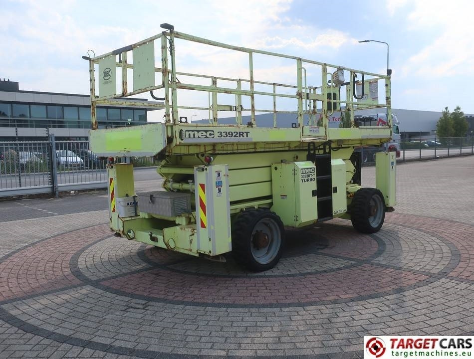 MEC 3392RT-T Diesel 4x4 Scissor Work Lift 1200cm - Käärlift: pilt 3 MEC 3392RT-T Diesel 4x4 Scissor Work Lift 1200cm - Käärlift: pilt 3