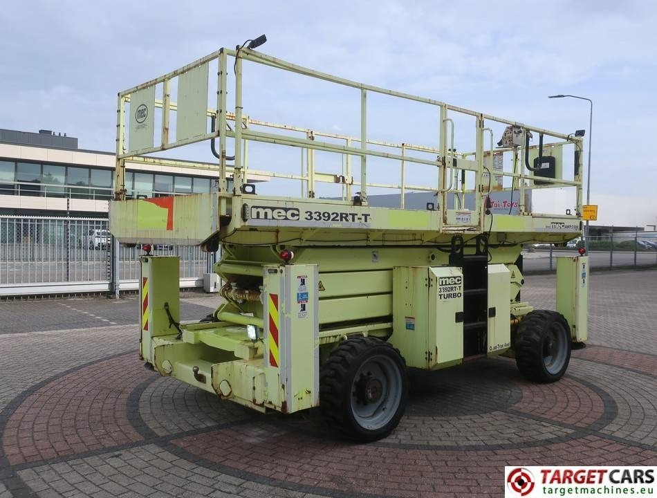 MEC 3392RT-T Diesel 4x4 Scissor Work Lift 1200cm - Käärlift: pilt 3 MEC 3392RT-T Diesel 4x4 Scissor Work Lift 1200cm - Käärlift: pilt 3