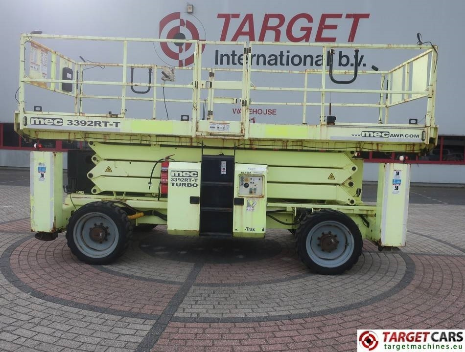MEC 3392RT-T Diesel 4x4 Scissor Work Lift 1200cm - Käärlift: pilt 5 MEC 3392RT-T Diesel 4x4 Scissor Work Lift 1200cm - Käärlift: pilt 5