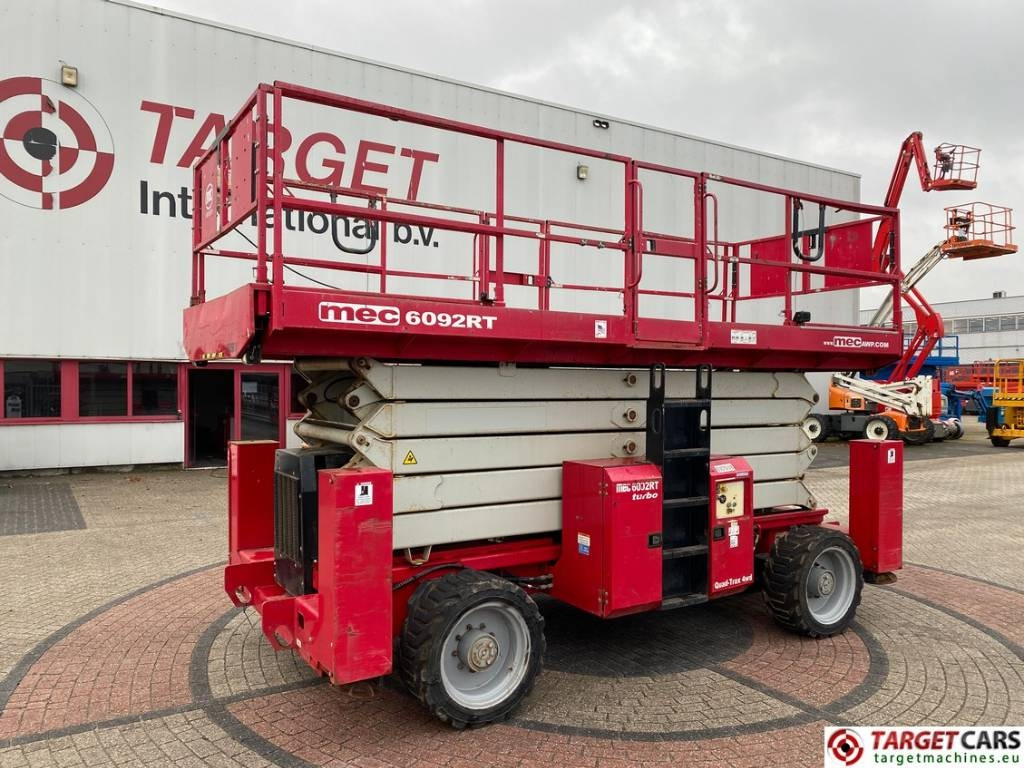 MEC 6092RT Diesel 4x4 Scissor Work Lift 2020cm - Käärlift: pilt 1 MEC 6092RT Diesel 4x4 Scissor Work Lift 2020cm - Käärlift: pilt 1