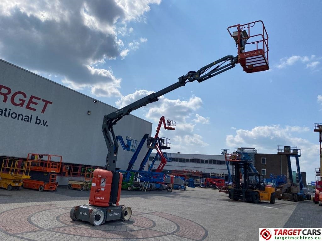 Liigendpoom SkyJack SJ30 ARJE Articulated Electric Boom Work Lift 11M: pilt 37