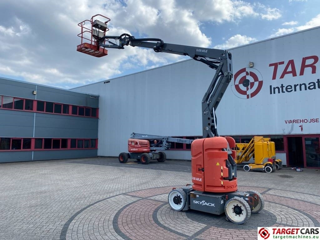 Liigendpoom SkyJack SJ30 ARJE Articulated Electric Boom Work Lift 11M: pilt 39