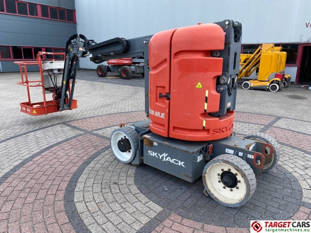 SkyJack SJ30 ARJE Articulated Electric Boom Work Lift 11M - Liigendpoom: pilt 4 SkyJack SJ30 ARJE Articulated Electric Boom Work Lift 11M - Liigendpoom: pilt 4