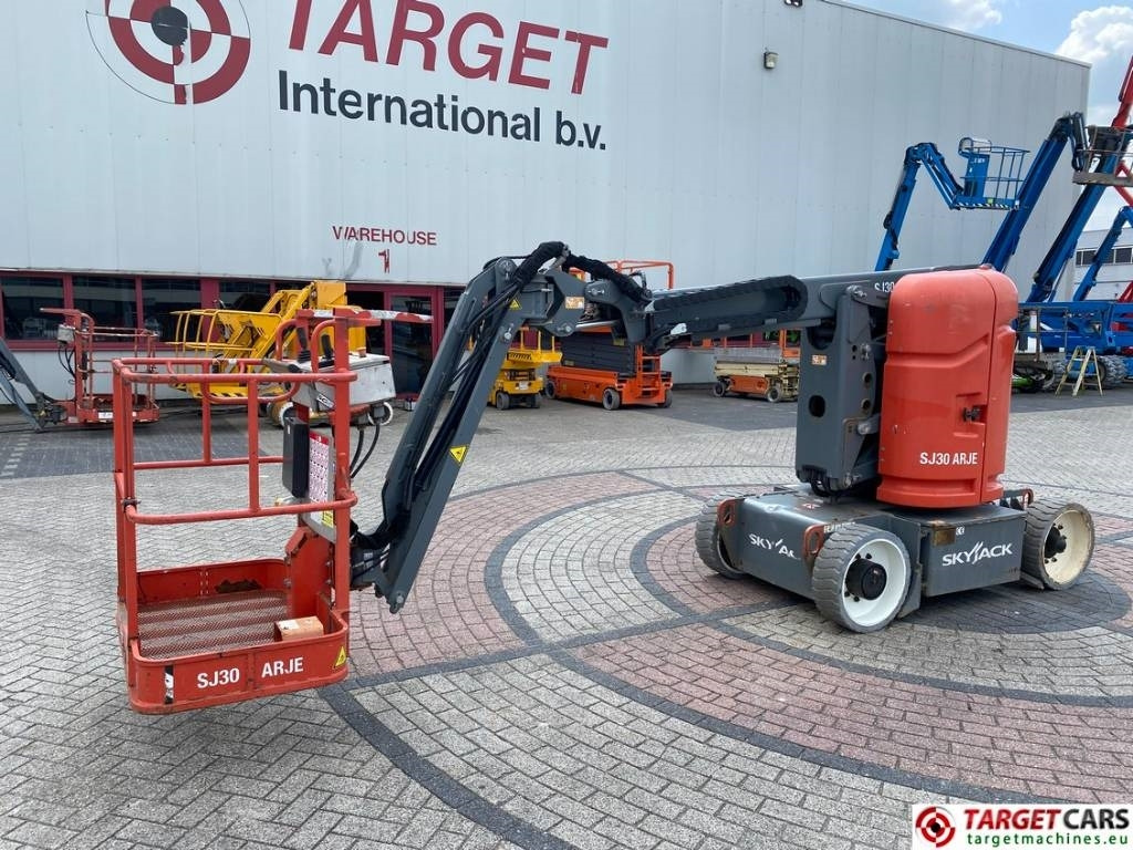 SkyJack SJ30 ARJE Articulated Electric Boom Work Lift 11M - Liigendpoom: pilt 1 SkyJack SJ30 ARJE Articulated Electric Boom Work Lift 11M - Liigendpoom: pilt 1