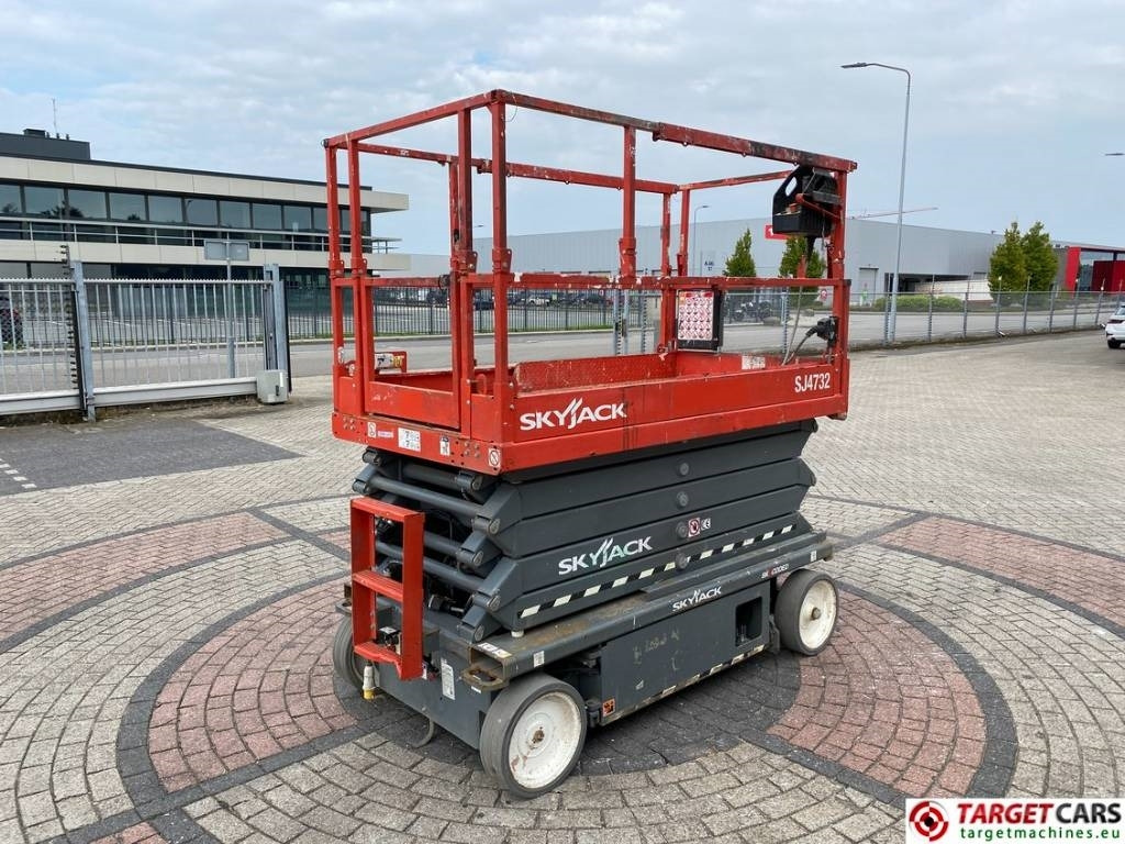 SkyJack SJ4732 Electric 4732 Scissor Work Lift 1165cm - Käärlift: pilt 3 SkyJack SJ4732 Electric 4732 Scissor Work Lift 1165cm - Käärlift: pilt 3
