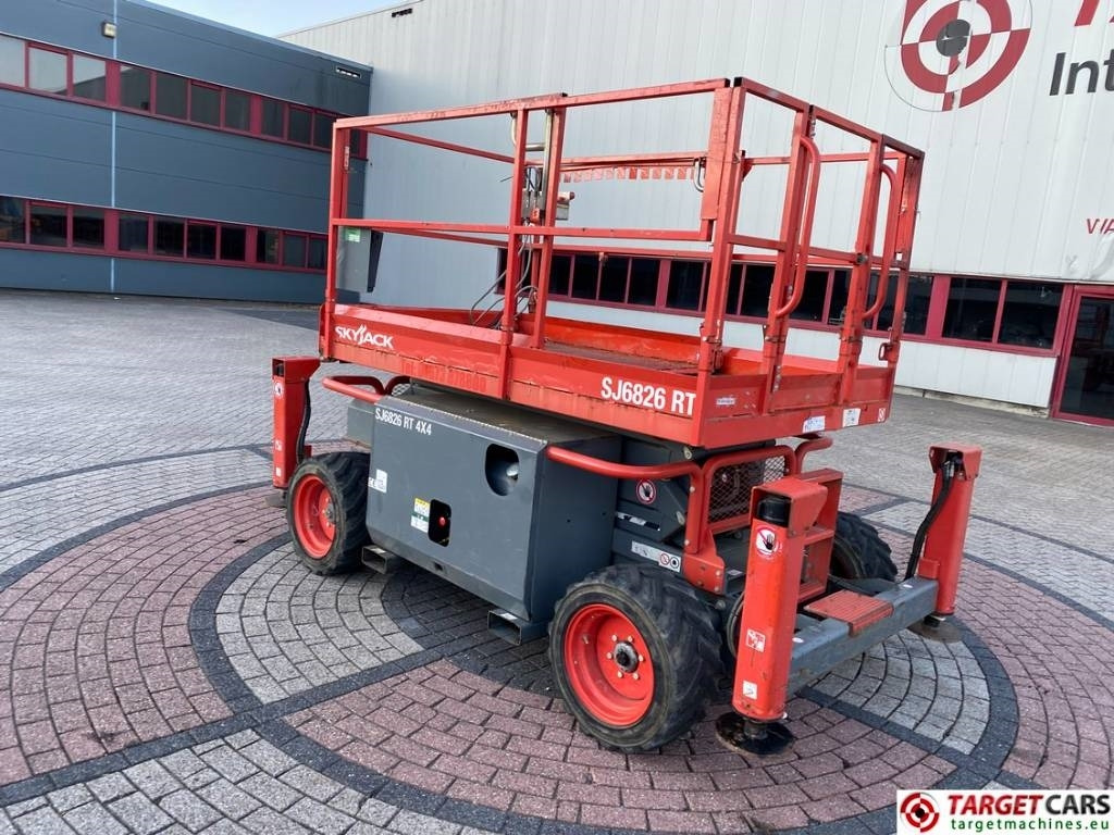 SkyJack SJ6826RT Diesel 4x4 Scissor 6826 Work Lift 992cm  - Käärlift: pilt 4 SkyJack SJ6826RT Diesel 4x4 Scissor 6826 Work Lift 992cm  - Käärlift: pilt 4