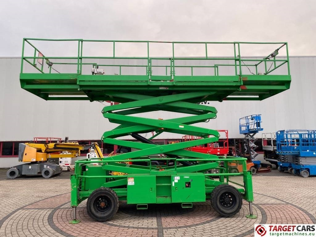 SkyJack SJ9241 RT Diesel 4x4 Scissor Work Lift 1450cm - Käärlift: pilt 5 SkyJack SJ9241 RT Diesel 4x4 Scissor Work Lift 1450cm - Käärlift: pilt 5