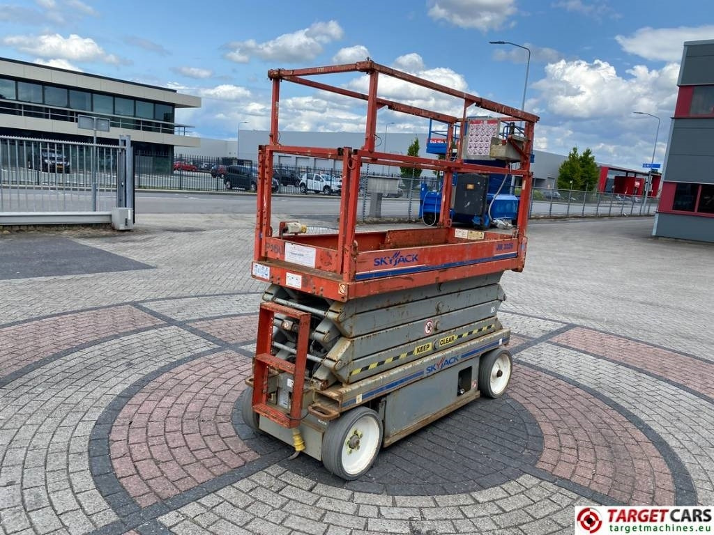 SkyJack SJIII-3226 Electric 3226 Scissor Work Lift 990cm - Käärlift: pilt 3 SkyJack SJIII-3226 Electric 3226 Scissor Work Lift 990cm - Käärlift: pilt 3