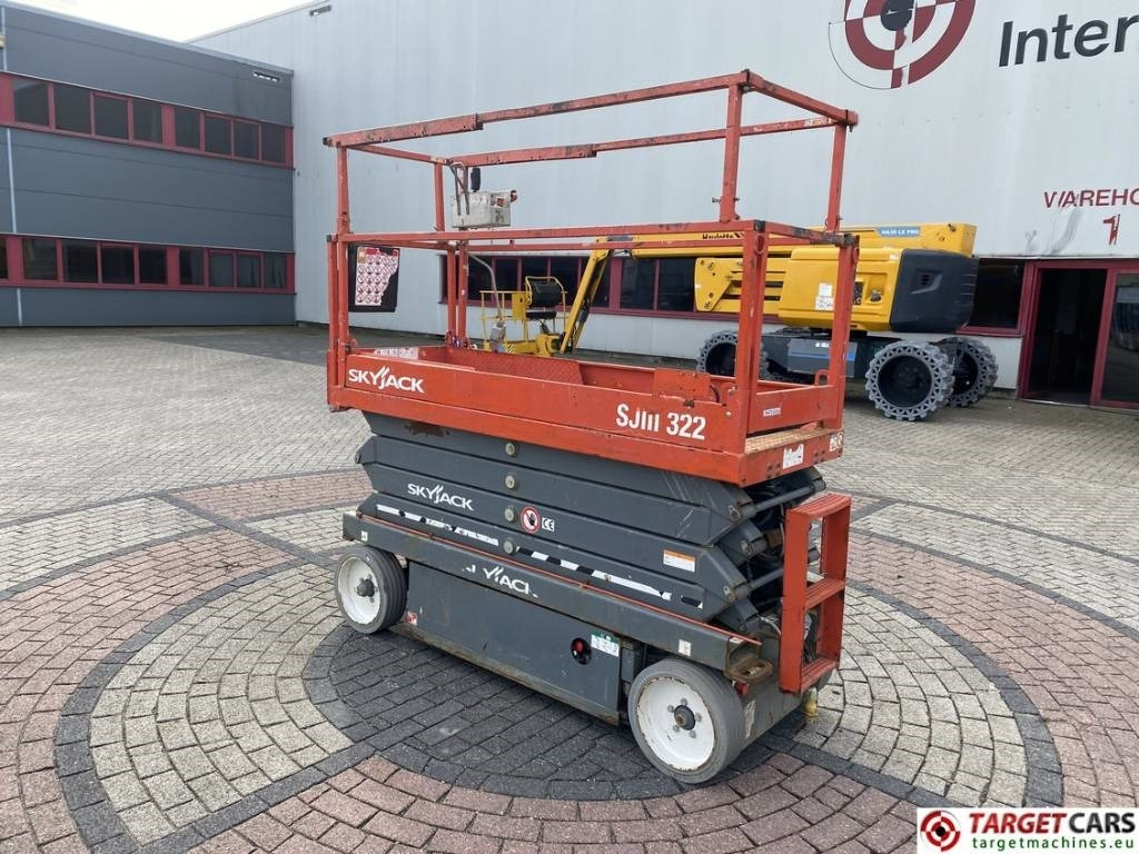 SkyJack SJIII-3226 Electric 3226 Scissor Work Lift 990cm - Käärlift: pilt 4 SkyJack SJIII-3226 Electric 3226 Scissor Work Lift 990cm - Käärlift: pilt 4