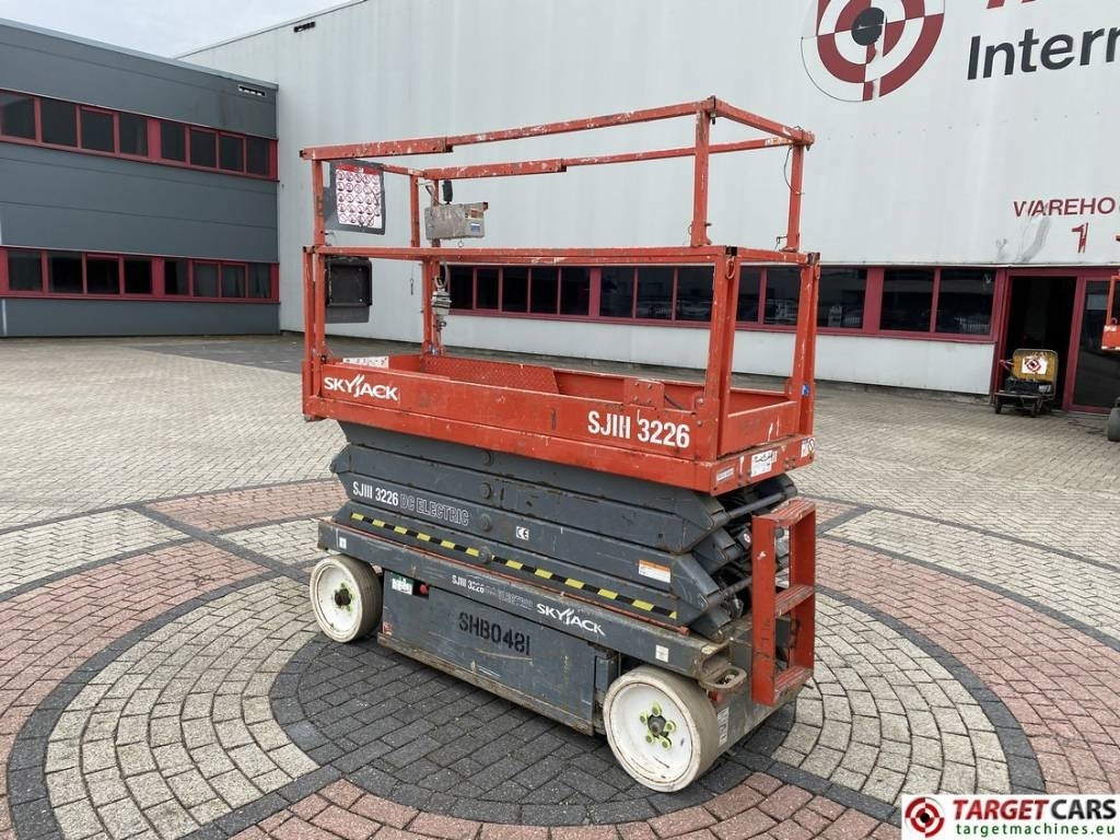 SkyJack SJIII-3226 Electric Scissor Work Lift 990cm - Käärlift: pilt 4 SkyJack SJIII-3226 Electric Scissor Work Lift 990cm - Käärlift: pilt 4