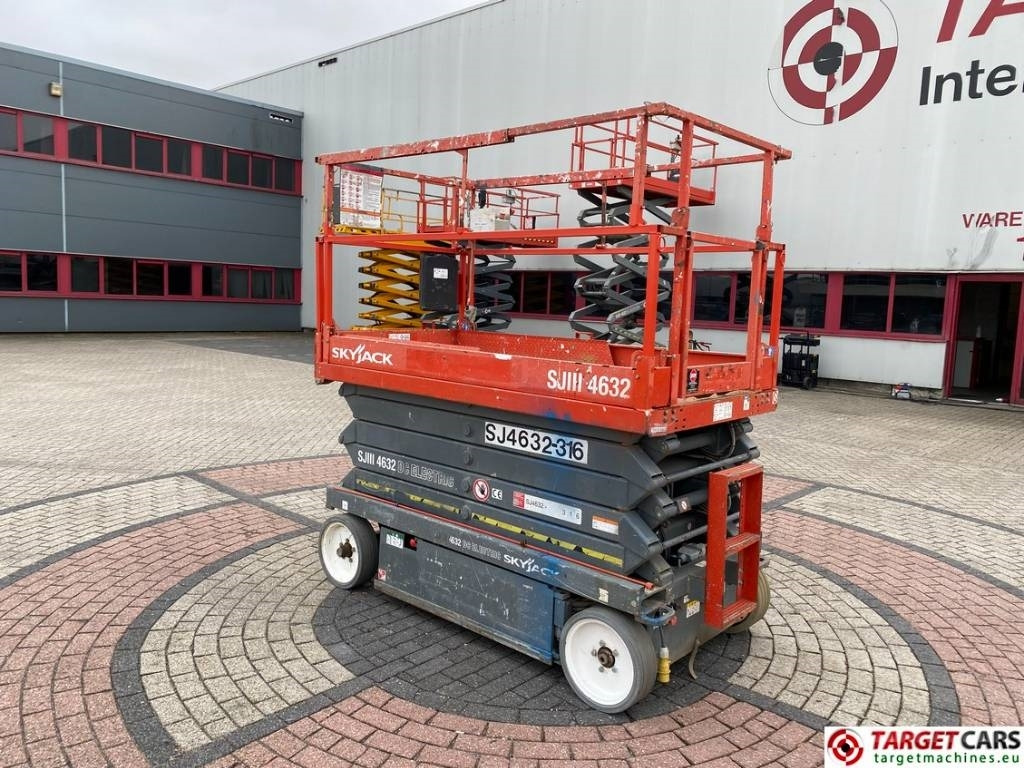SkyJack SJIII-4632 Electric 4632 Scissor Work Lift 1170cm - Käärlift: pilt 4 SkyJack SJIII-4632 Electric 4632 Scissor Work Lift 1170cm - Käärlift: pilt 4