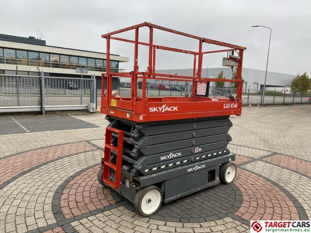 SkyJack SJIII-4740 Electric 4740 Scissor Work Lift 1380cm - Käärlift: pilt 3 SkyJack SJIII-4740 Electric 4740 Scissor Work Lift 1380cm - Käärlift: pilt 3