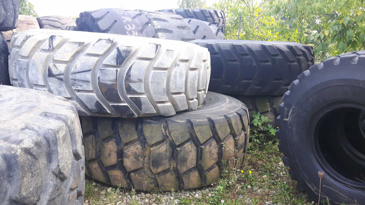 BRIDGESTONE 29/5R35 Pneumatici 29.5R35 in buone condizioni - Rehv - Ehitusmasinad: pilt 1 BRIDGESTONE 29/5R35 Pneumatici 29.5R35 in buone condizioni - Rehv - Ehitusmasinad: pilt 1