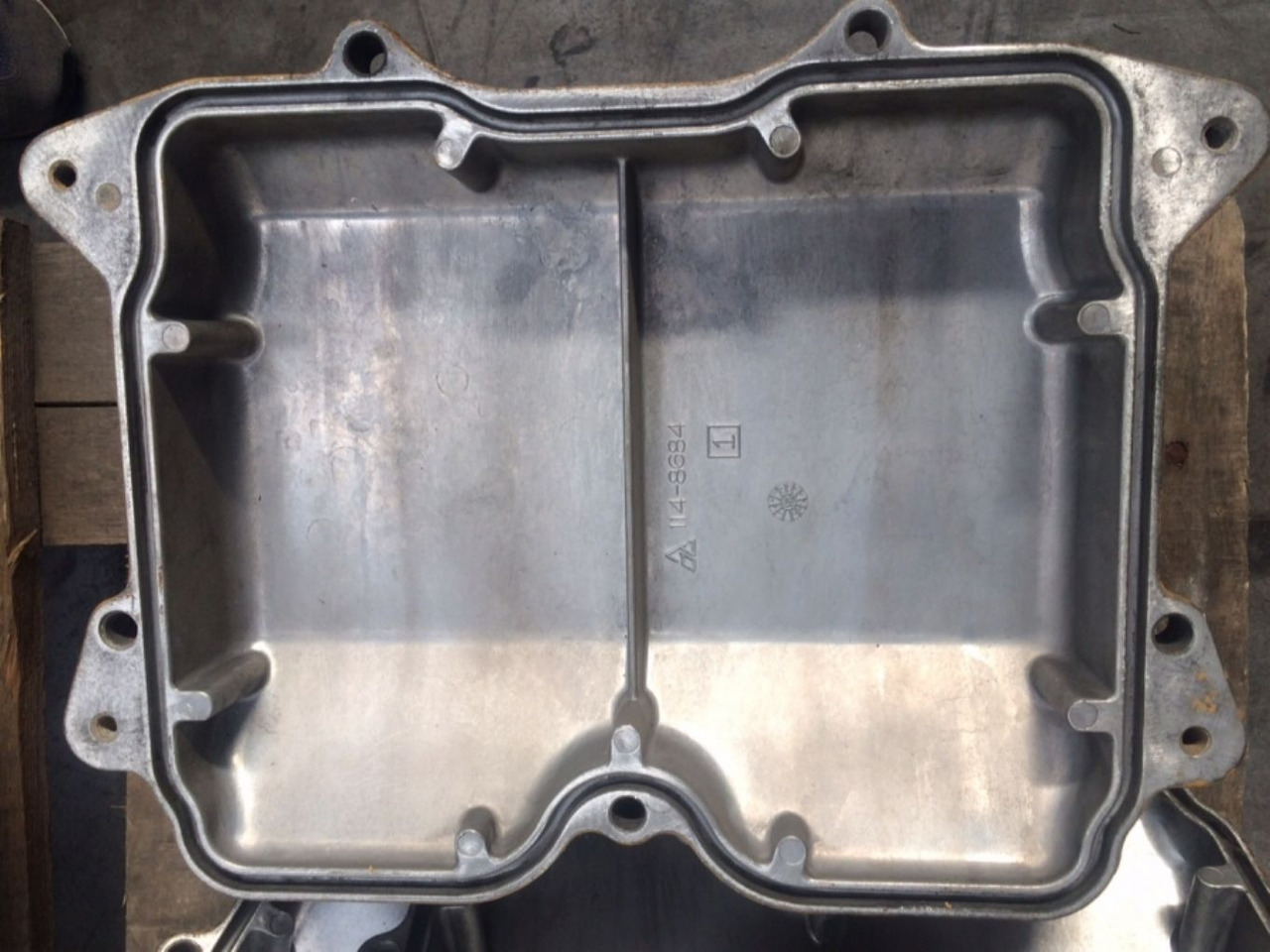 Caterpillar 3412 COPERCHIO PUNTERIE 1148684 - Mootor ja varuosad - Ehitusmasinad: pilt 1 Caterpillar 3412 COPERCHIO PUNTERIE 1148684 - Mootor ja varuosad - Ehitusmasinad: pilt 1