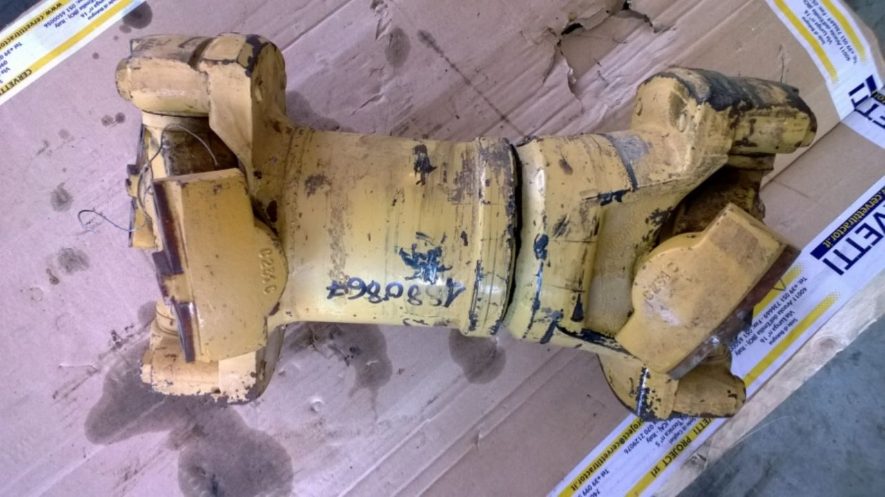 Caterpillar 735 ALBERO DI TRASMISSIONE - Veovõll - Ehitusmasinad: pilt 1 Caterpillar 735 ALBERO DI TRASMISSIONE - Veovõll - Ehitusmasinad: pilt 1